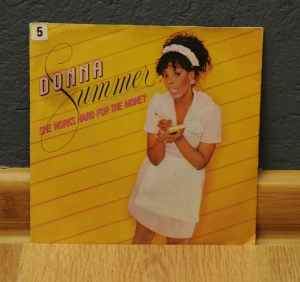 Donna Summer ‎– She Works Hard For The Money (Singel)
